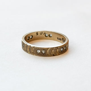 Textured Crystal Band | 9ct Gold | Size M | 2.52g