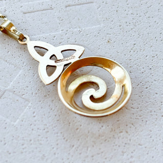 Trinity Knot with Spiral | 14ct Gold | 3cm Length | 1.76g | 18in fine cable link chain