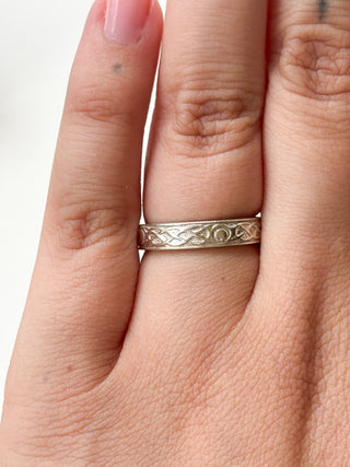 Celtic Knot Silver Ring | 925 Silver | Size L | 3.77g