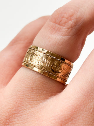 Cigar Band Engraved Ring | 9ct Gold | Size N | 5.62g
