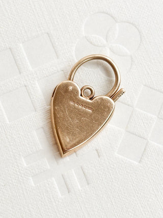 Decorative Engraved Heart Lock | 9ct Gold | 2.44g