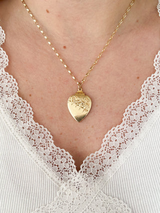 Sweetheart Locket | 9ct Gold | 5.98g + 18inch medium cable link chain