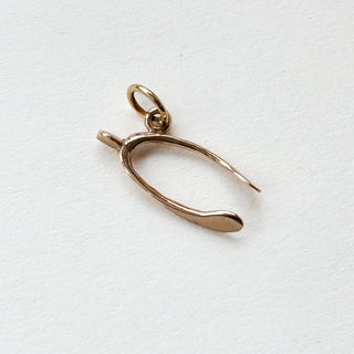 Wishbone Pendant | 9ct Gold | 0.8cm x 1.9cm | 0.64g (1.75g with Chain)