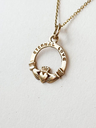 ‘Eternal Love’ Engraved Claddagh Pendant | 9ct Gold | 0.90g | 14mm