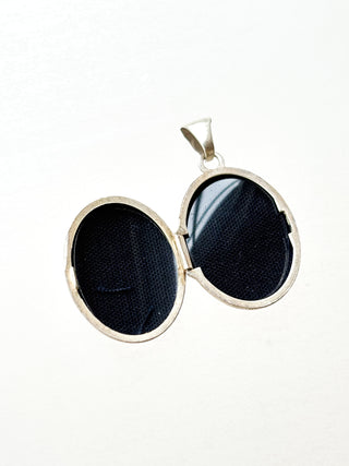 Oval Locket | 925 Silver | 18in - 20in Silver Chain | 3.08g