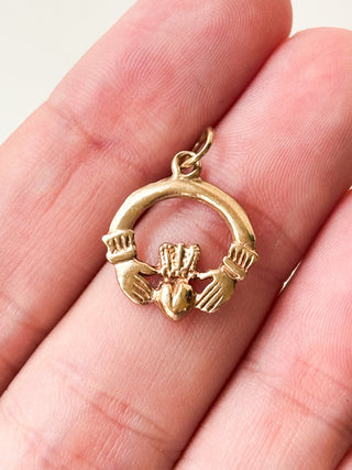 Reversible Claddagh Pendant | Diamond Chain | 9ct Gold | 18–20-Inch | 0.90g