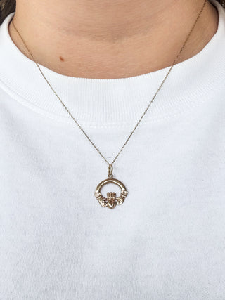 Claddagh Pendant | 9ct Gold | 18–20-Inch Diamond Chain | 1.22g