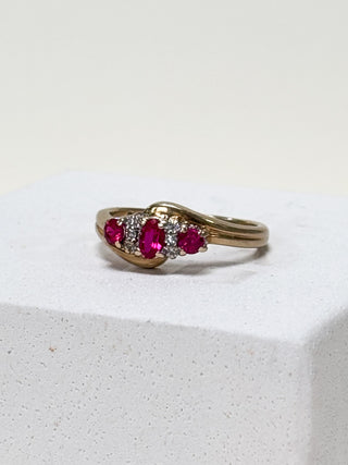 Diamond & Syn Ruby Bypass Trilogy Ring | 9ct | Q | 2.98g