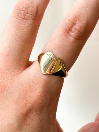 Heart Signet Ring | 9ct Gold | Size R | 4.35g