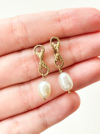 Twisted Link Pearl Drop Earrings | 9ct Gold | 3.65g | 3cm
