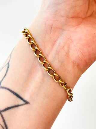 Curb Link Charm Bracelet | 9ct Gold | 11.21g