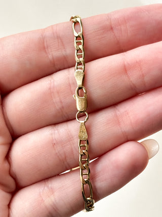 Claddagh Flat Curb Bracelet | 9ct Gold | 7.59-Inch | 5.44g