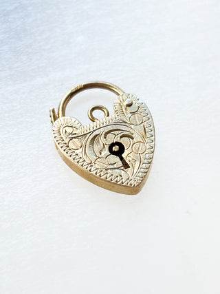 Engraved Heart Padlock Pendant | 9ct Gold | 18-Inch Diamond Anchor Chain | 1.76g
