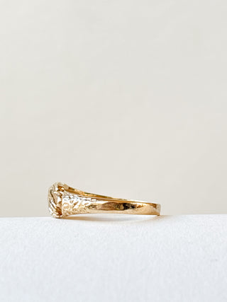 Fede Ring with Textured Shoulders | 9ct Gold | 2.13g | Size N