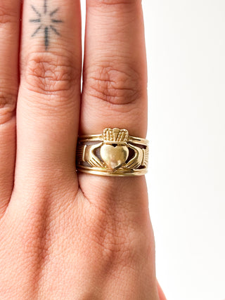 Cut-Out Claddagh Ring | 9ct Gold | Size Q | 5.14g