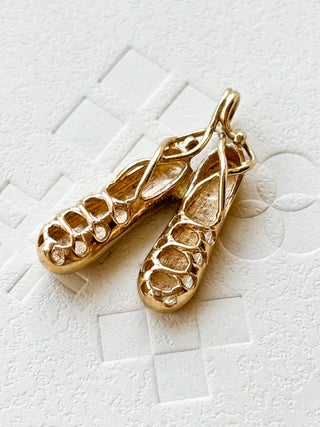 Heavy Irish Dancing Shoes Pendant | 9ct Gold | 5.58g | 33mm