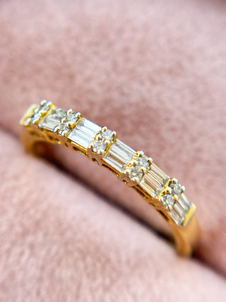 Round & Baguette Diamond Eternity Ring | 18ct Gold | Size P | 3.06g