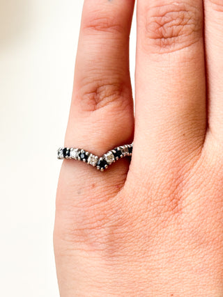 Sapphire & CZ Chevron Ring | 9ct Gold | Size J | 1.83g