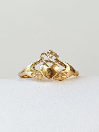 Modern Claddagh Ring | 9ct Gold | Size O | 1.93g