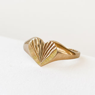 Perfect sale Heart Ring | 9ct Gold | Ridged Engraving | 2.05g | Size N