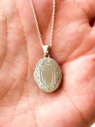 Oval Locket | 925 Silver | 18in - 20in Silver Chain | 3.08g
