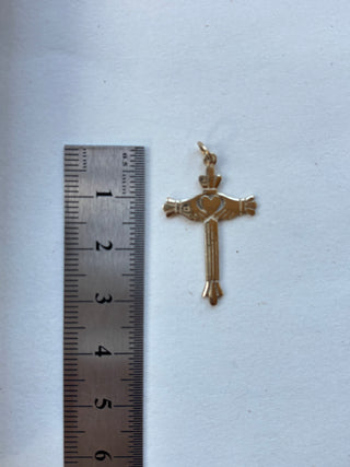Plain claddagh cross | 375 | 1.34g (Pendant Only)