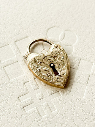 Heart Engraved Padlock Pendant | 9ct Gold | 2.90g | Diamond Anchor Chain 18–20-Inch