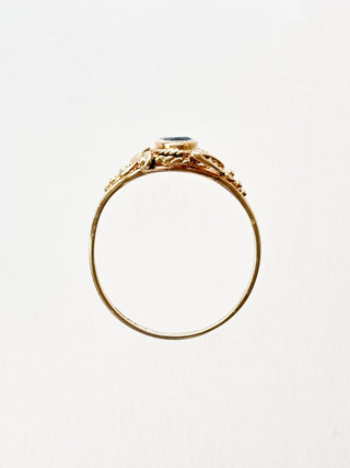 Sapphire Solitaire Ring with Decorative Shoulders | 9ct Gold | Size N | 1.28g
