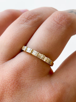 Round & Baguette Diamond Eternity Ring | 18ct Gold | Size P | 3.06g