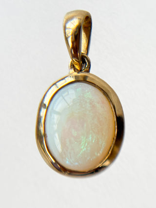 Precious Opal Oval Pendant | 9ct Gold | 18-Inch Medium Cable Link Chain | 1.53g