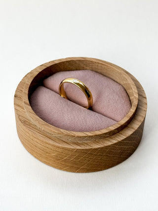 Diamond Band Ring | Estimated 0.10ct | 18ct Gold | Size Q | 5.58g