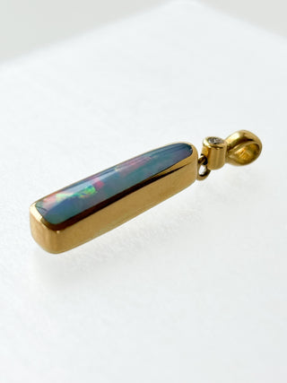 Diamond & Natural Opal Bezel Set Pendant | 18ct Gold | 18-Inch Curb Link Chain | 3cm