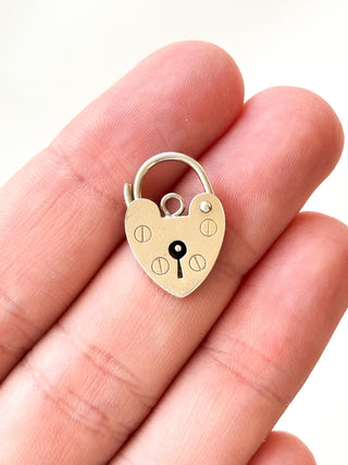 Silver Heart Padlock Pendant | 925 Silver | 18-Inch Cable Link Chain | 1.51g
