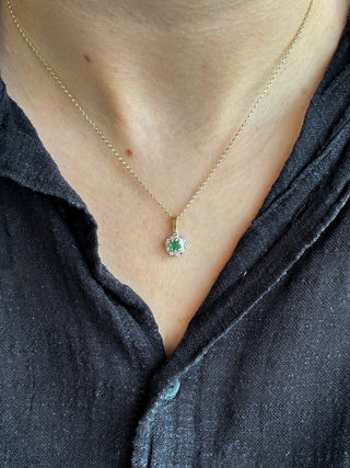 Emerald & Diamond Cluster Pendant | 9ct Gold | 18-Inch Fine Cable Link Chain | 0.94g