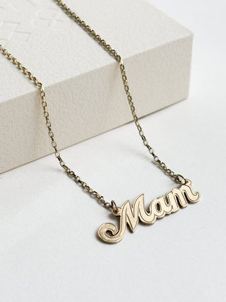 Mam Necklace | 9ct Gold | Cursive Font | 3.81g | 18in Fine Cable Link Chain