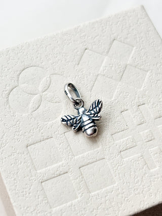 Small Bee Charm | 0.77g | 10mm x 14mm