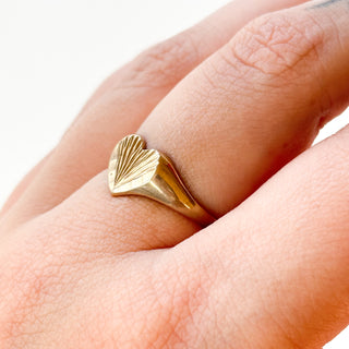 Perfect sale Heart Ring | 9ct Gold | Ridged Engraving | 2.05g | Size N
