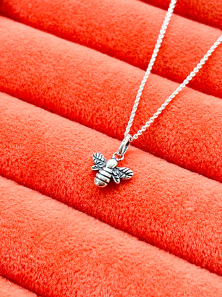 Small Bee Charm | 0.77g | 10mm x 14mm