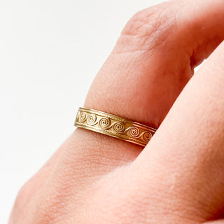 Spiral with Border Ring | 10ct Gold | Size N | 2.6g