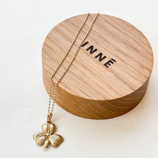 Textured Shamrock Charm | 9ct Gold | 18in Fine cable link chain | 3g