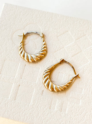Scalloped Huggie Earrings | 9ct Gold | 0.35g | 18mm