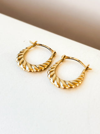 Scalloped Huggie Earrings | 9ct Gold | 0.35g | 18mm