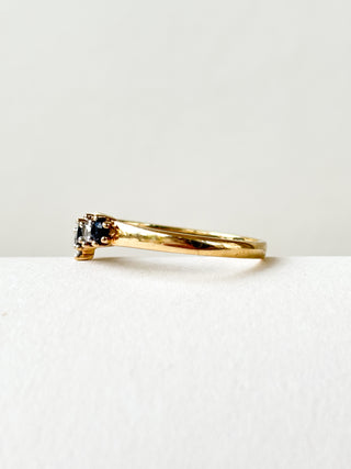 CZ & Synthetic Sapphire Chevron Ring | 9ct Gold | Size N | 1.46g