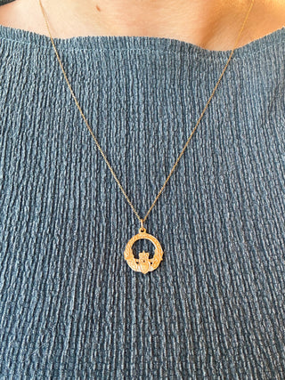 Reversible Claddagh Pendant | 9ct Gold | 1.96g | 18/20Inch Chain, 0.80g