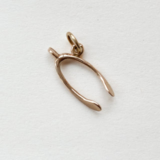 Wishbone Pendant | 9ct Gold | 0.8cm x 1.9cm | 0.64g (1.75g with Chain)