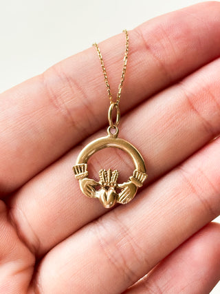 Claddagh Pendant | 9ct Gold | 18–20-Inch Diamond Chain | 1.22g