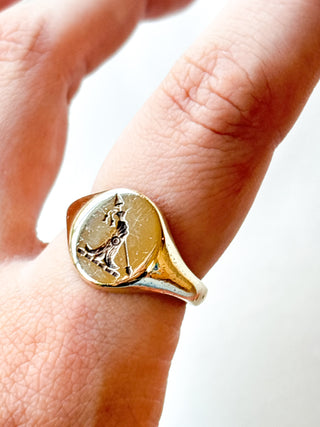 Engraved Oval Signet Ring | 9ct Gold | 9.55g | Size T