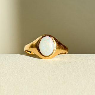 Solitaire Opal | 9ct Gold | Size M½ | 1.42g