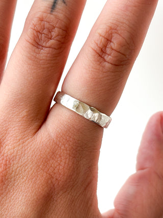 Textured Ring | Silver | Size R | 3.42g