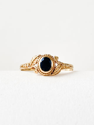 Sapphire Solitaire Ring with Decorative Shoulders | 9ct Gold | Size N | 1.28g